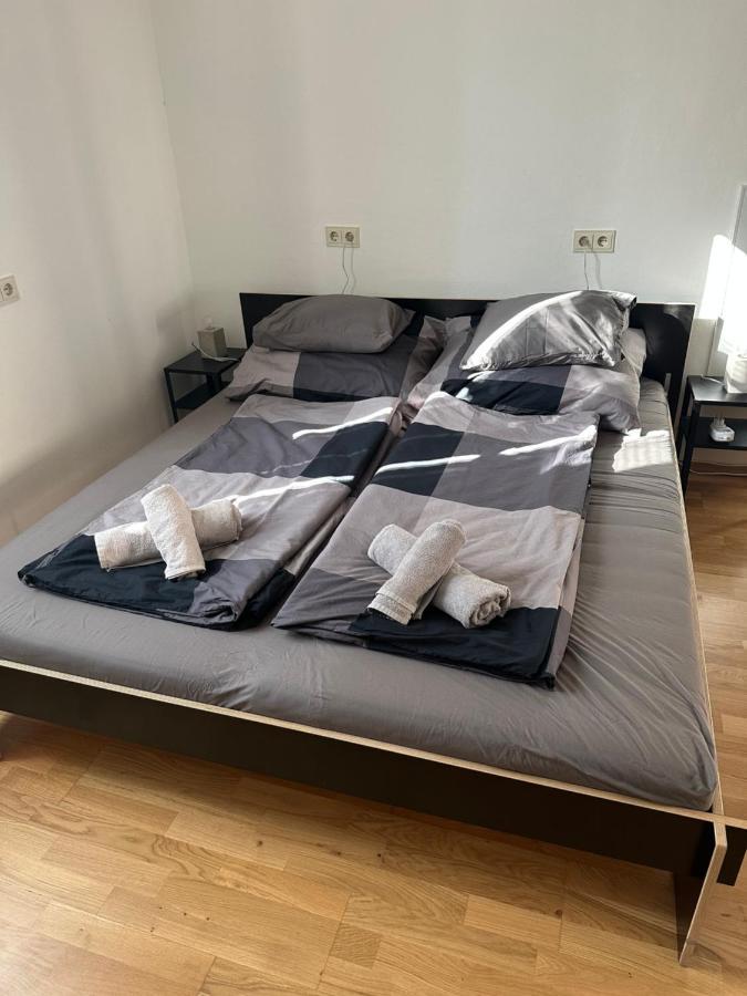 Central Plaza Mini Apartment 1 Bruck an der Leitha Eksteriør billede