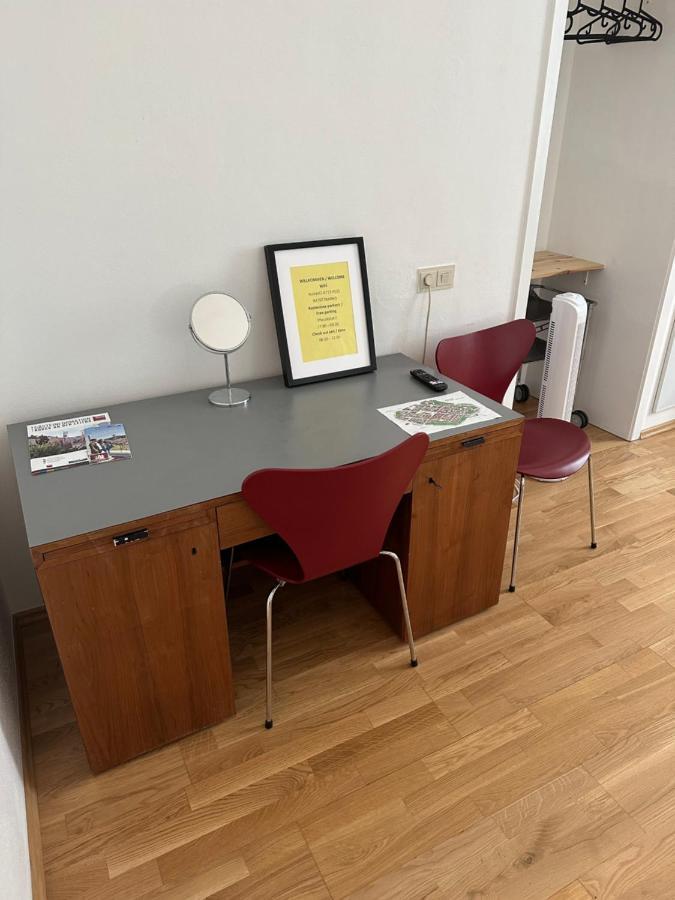 Central Plaza Mini Apartment 1 Bruck an der Leitha Eksteriør billede